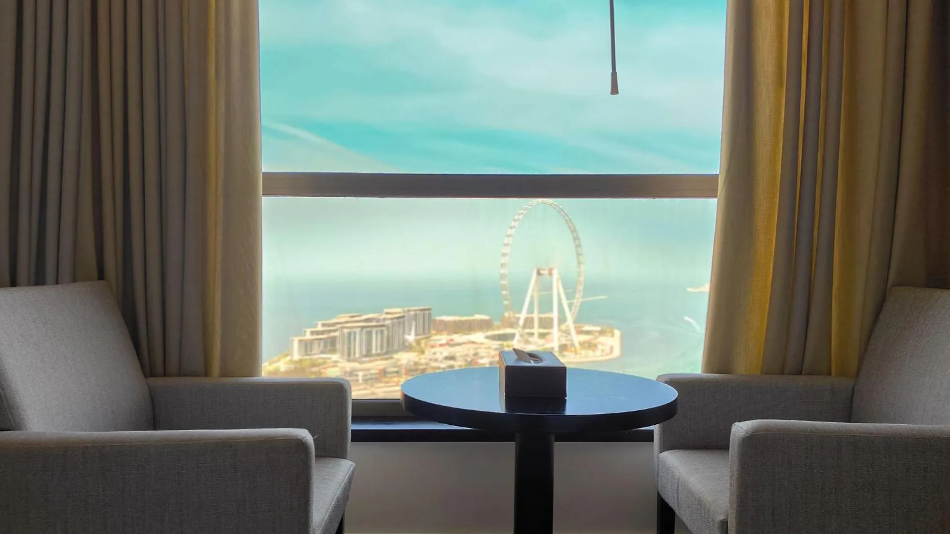 5 Star Luxury Sea View Apartment location