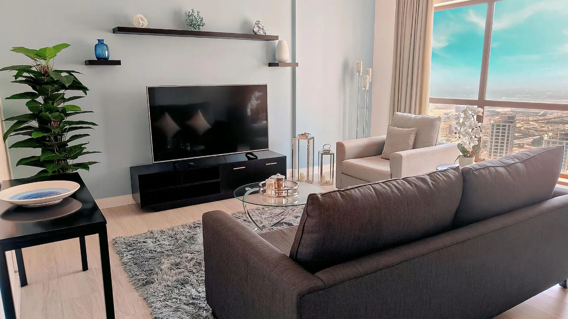 5 Star Luxury Sea View Apartment Dubai